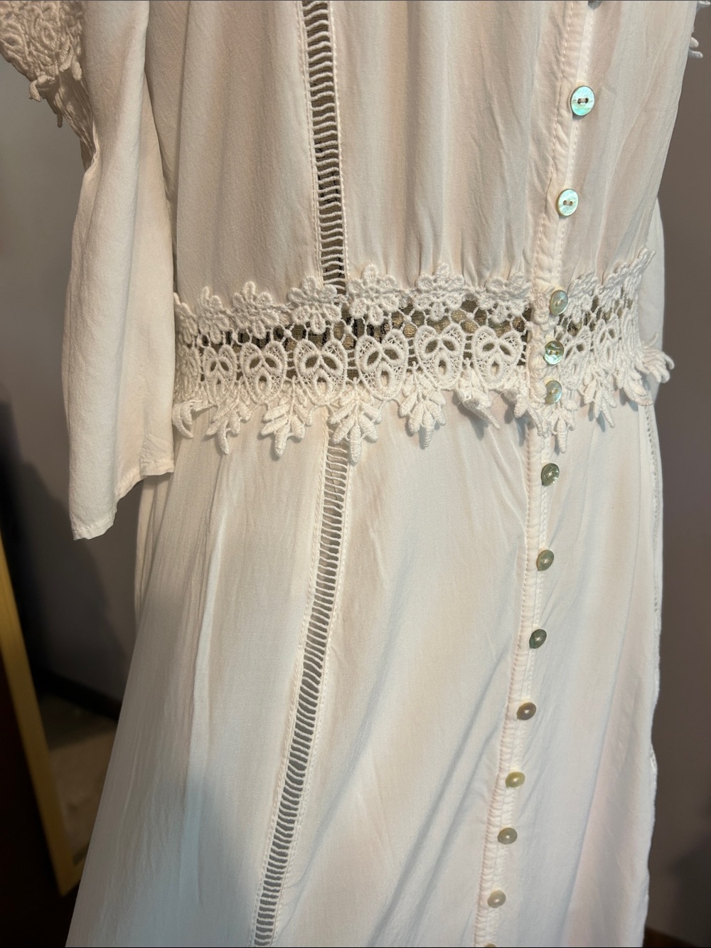 Beautiful Romantic Off-The-Shoulder White Dress - Picture 3 of 11
